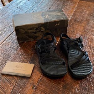 EUC Chaco ZX1 classic in black